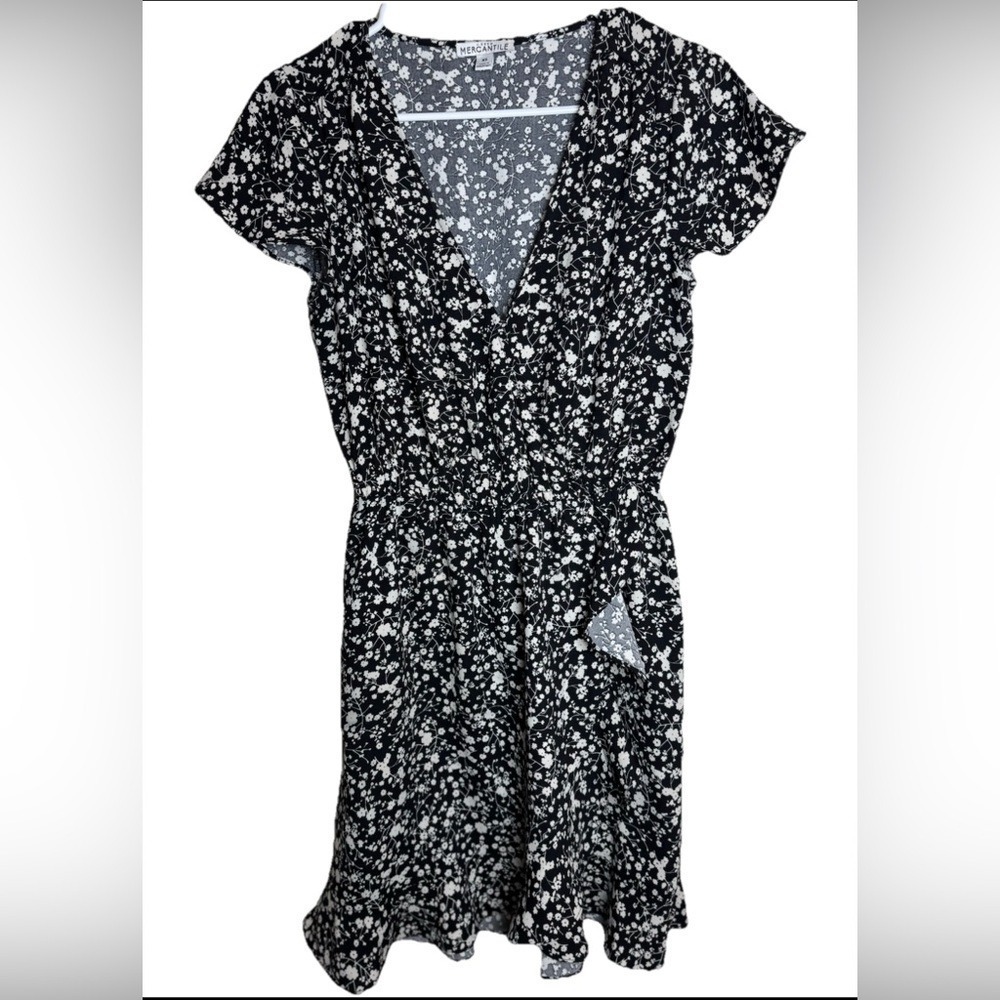 J.Crew Mercantile Black White Floral V-Neck Mini Dress XS Short Sleeve Elastic
